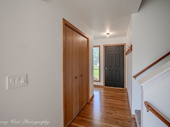 4th image of 409 Hickory Dr