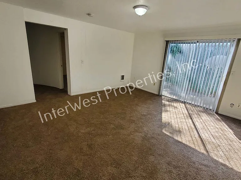 11706 E Burnside St — Photo 11