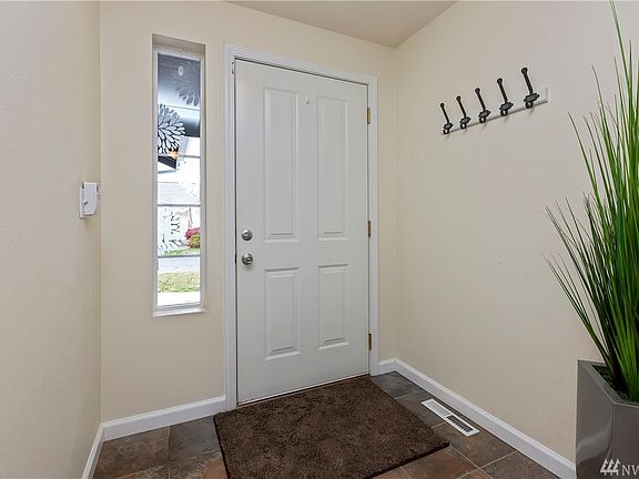2nd image of 5742 Pecan Ln NE