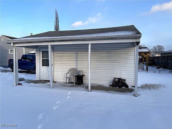 4th image of 15633 Harrison Dr