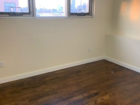 4th image of 299 McGuinness Blvd #4L