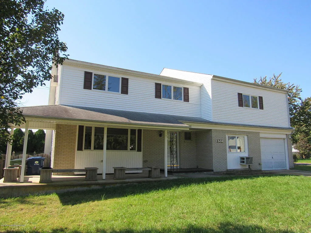 631 Marion Rd photo 1