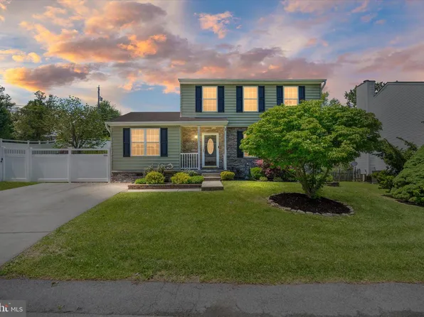 2 Morn Mist Ct, Baltimore, MD 21234