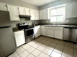 502 Sunnyside Ln, Hopkins, MN 55343