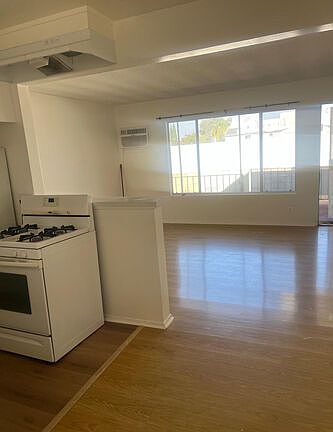 4th image of 6147 Alcott St #3