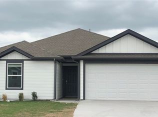 304 NW Granny Smith St, Gentry, AR 72734