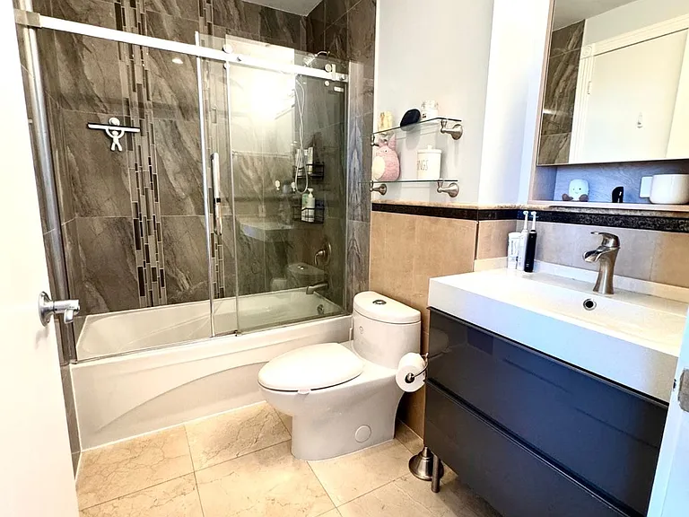 60 Byng Ave #2307 — Photo 6