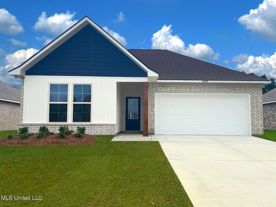 1st image of 18047 Evergreen Dr