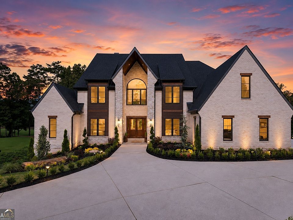1st image of 215 Traditions Dr