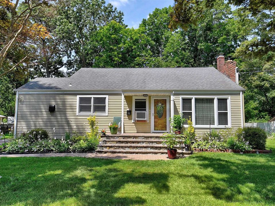 1st image of 32 Roosevelt St
