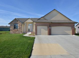 709 S Horseshoe Bnd, Maize, KS 67101