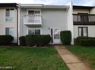 37 Monarch Dr, Sterling, VA 20164