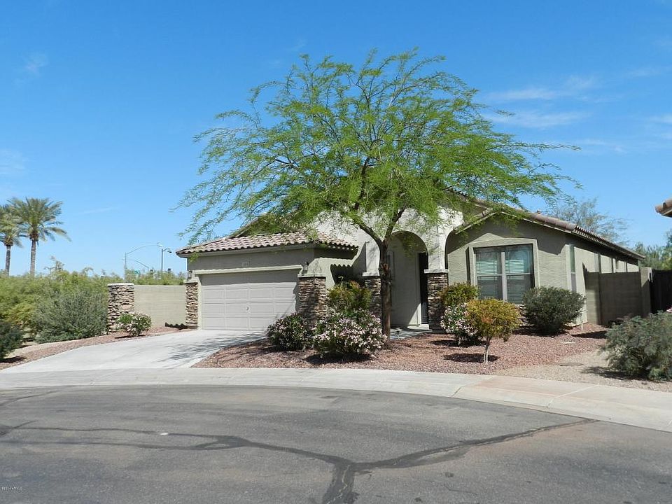 1st image of 43644 W Wallner Dr