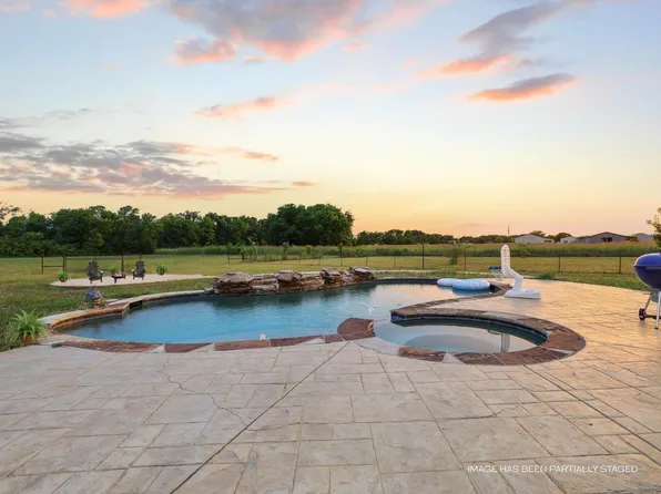 460 County Road 4421, Trenton, TX 75490