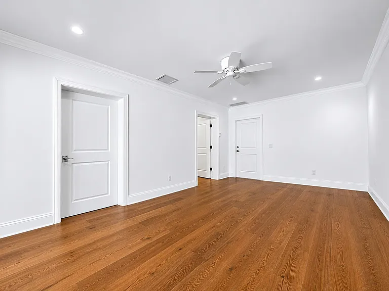 232 Essex Ln — Photo 23