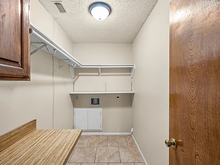 1017 Meadowlark Ln — Photo 14