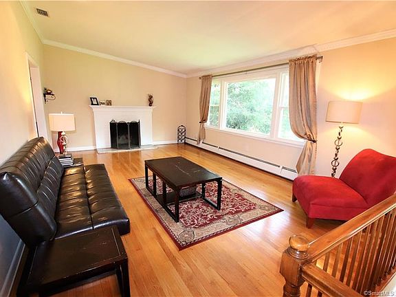 4th image of 6 Hunter Ln