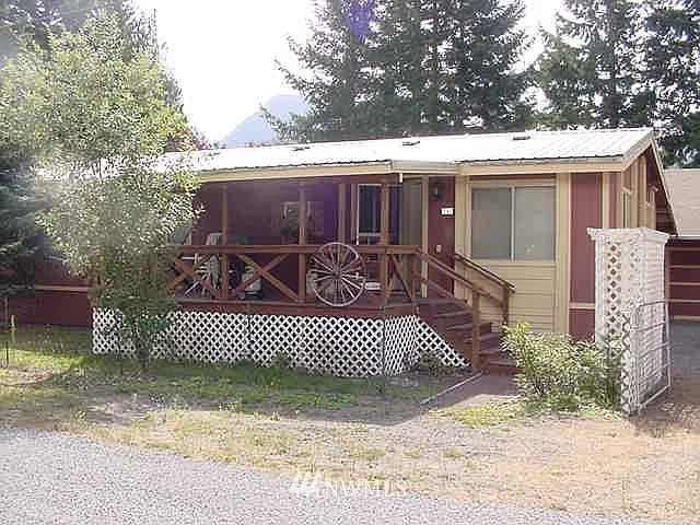 134 Maple Place photo 1
