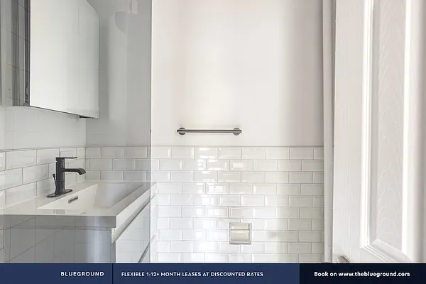 Rented by The Blueground | media 19