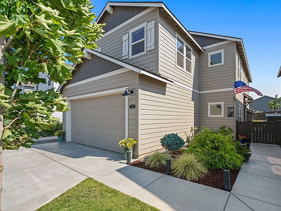 4th image of 2570 NW Spruce Pl