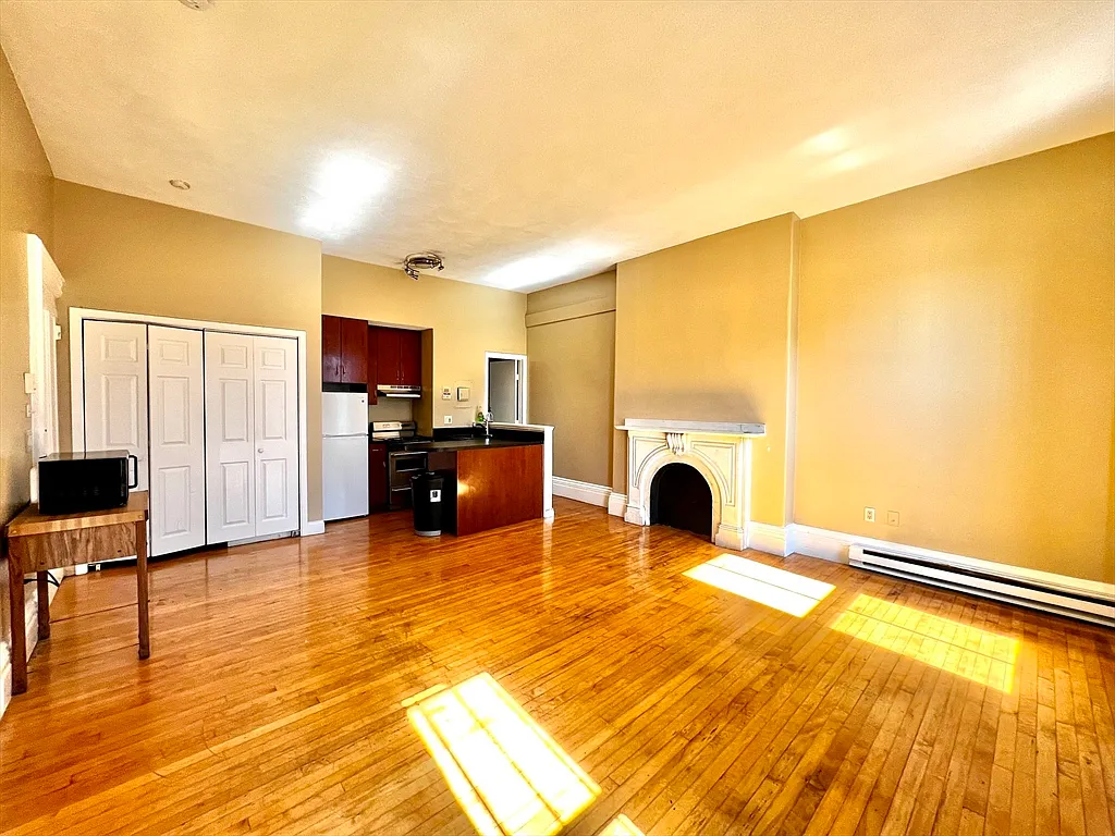 Building Photo - 703 Massachusetts Ave #16