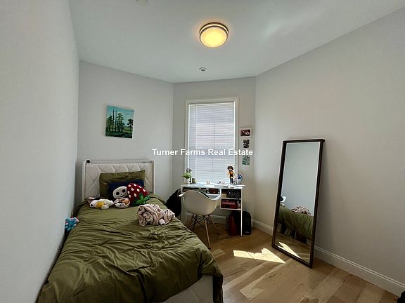 4th image of 38 Regent St #22