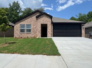6817 Cypress Trl, Maumelle, AR 72113