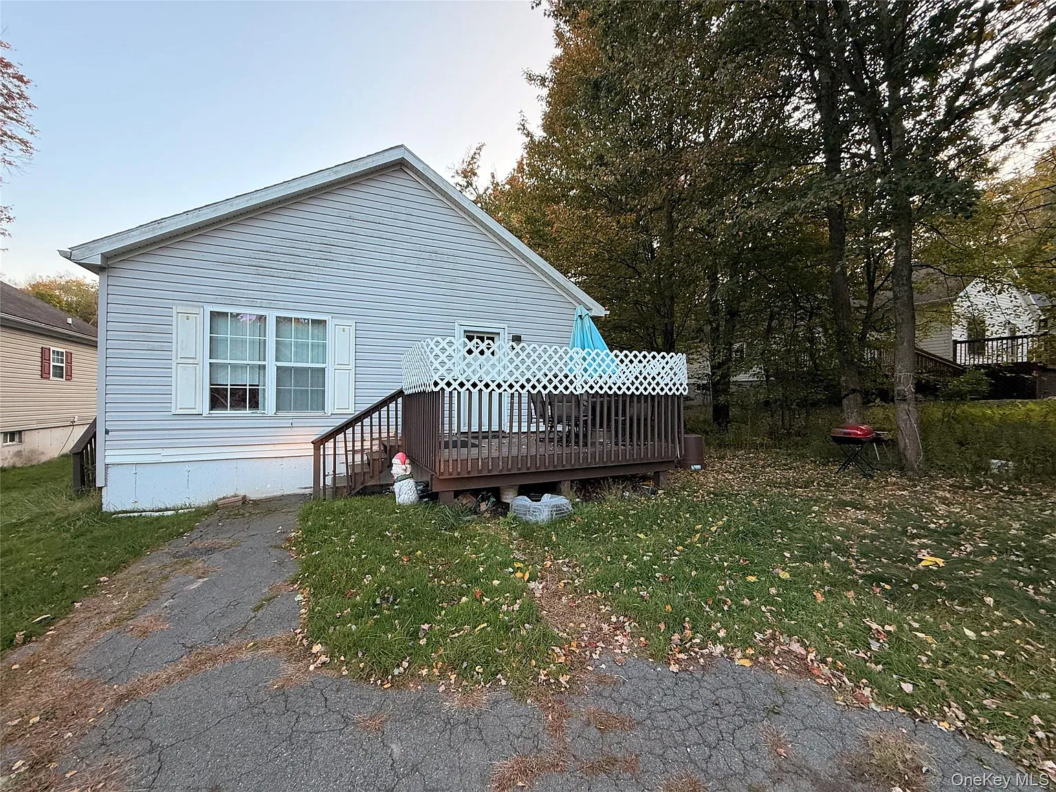 3 bed, 2.0 bath, 1232 sqft, $2,000 — Photo 2