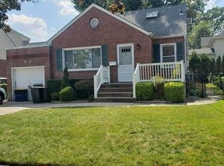 1209 Terrace Blvd, New Hyde Park, NY 11040