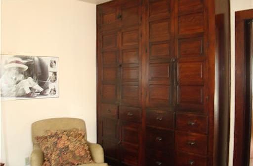 4th image of 415 Lincolnway W