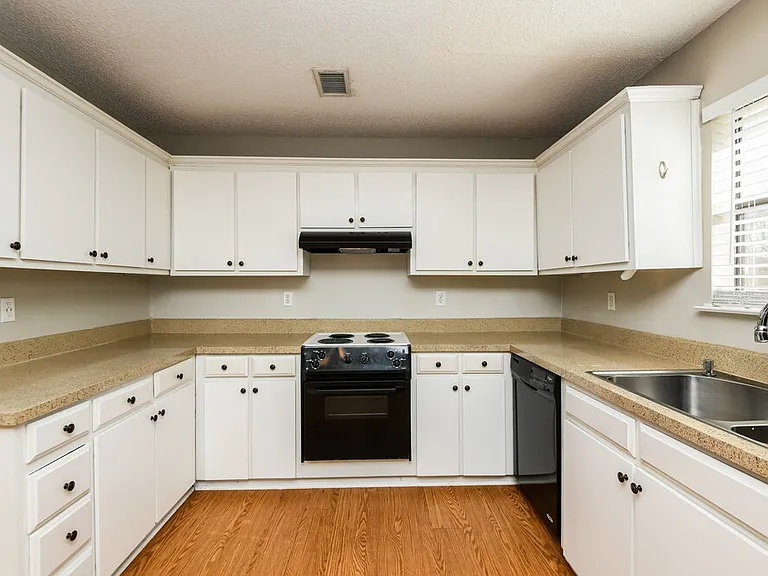 505 Plainview Dr — Photo 9