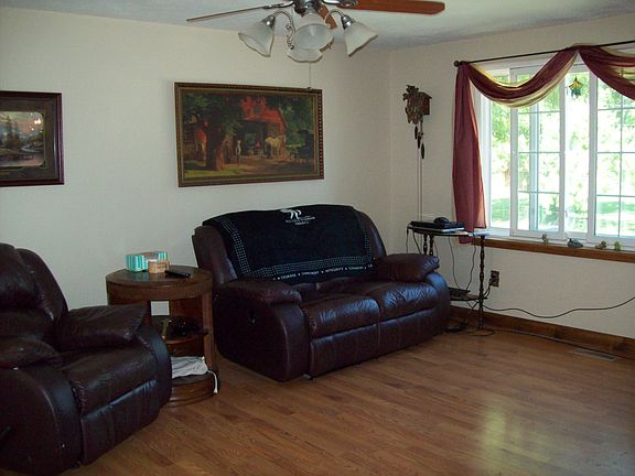 2nd image of 213 Butler Trl