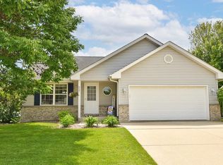 527 Hargrove St, West Bend, WI 53095