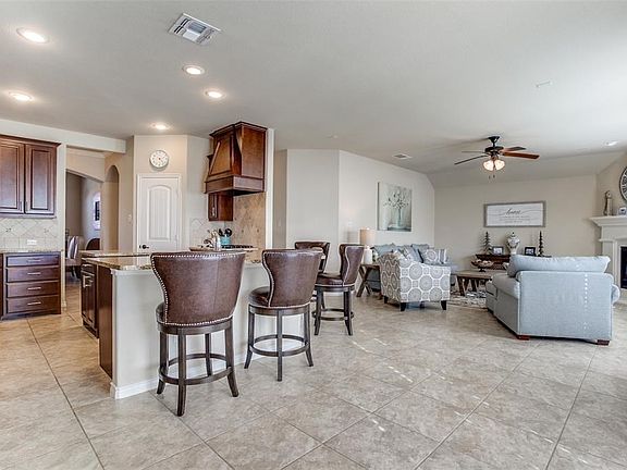 3rd image of 3012 Black Hills Blvd