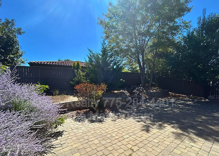 530 Beckfield Ct — Photo 3