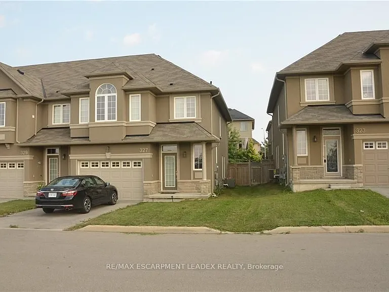 327 Stonehenge Dr — Photo 1