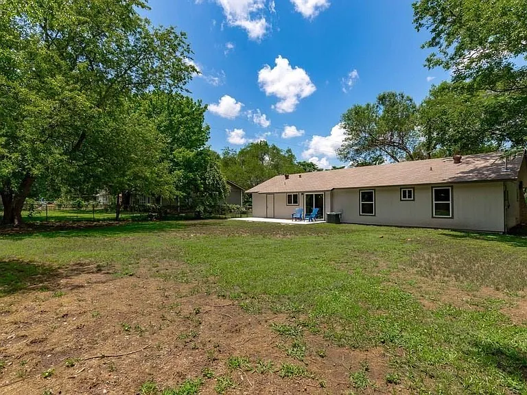 1512 Luray Dr — Photo 20