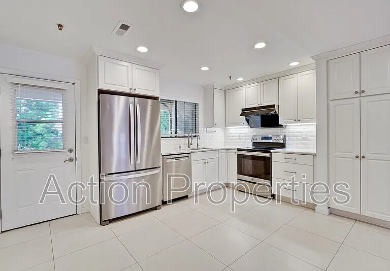 695 S Knickerbocker Dr #15 — Photo 5