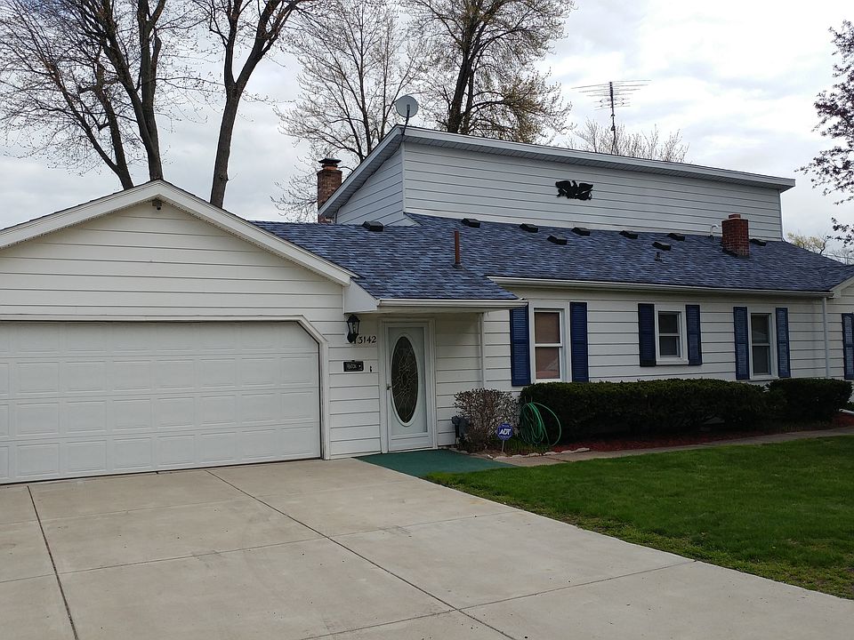 3142 Ponemah Dr, Fenton, MI 48430 Zillow