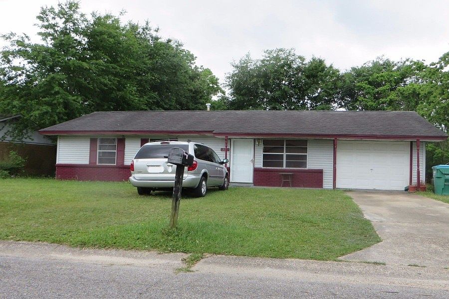1st image of 203 Lavelle Dr