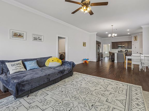 3rd image of 1834 Poeyfarre Dr