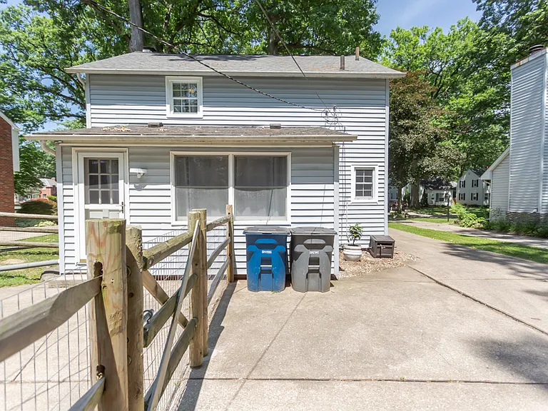 4243 Beverly Dr — Photo 4