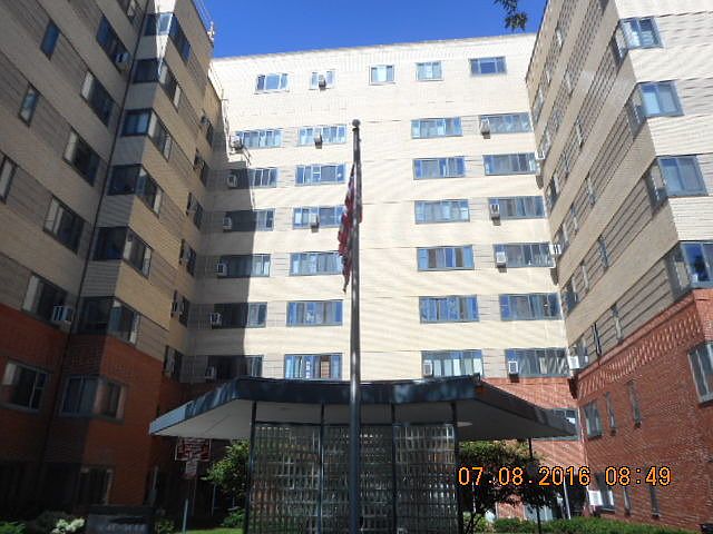 1st image of 5060 N Marine Dr APT D3