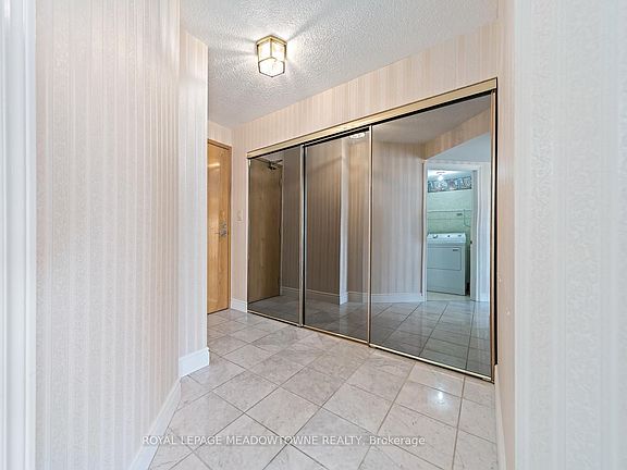 5th image of 190 Hespeler Rd #404