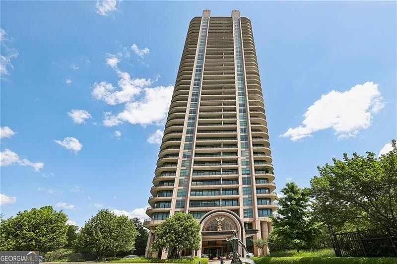 1st image of 750 Park Ave NE APT 6S