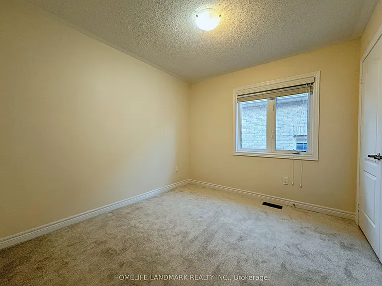 35 Hyacinth St — Photo 22