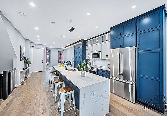 4th image of 434 Throop Ave #1