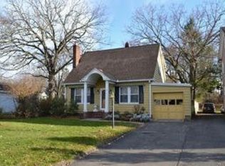 27 Lawncrest Rd, Danbury, CT 06810