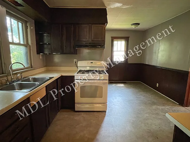1715 Green St — Photo 13