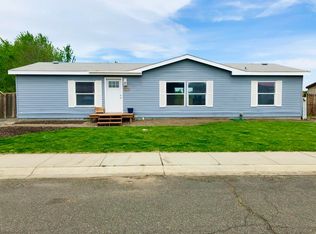 6105 Crestfields Rd, Yakima, WA 98903